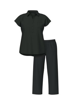 Polo shirt nero a maniche corte con taschino abbinato a pantaloni a gamba larga neri con vita elasticizzata. Tessuto liscio, vestibilità rilassata.