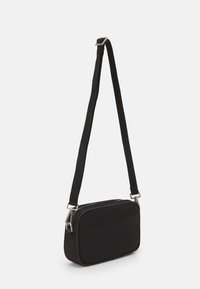 Guess CERTOSA SMART SMALL NECESSAIRE UNISEX - Mala a tiracolo - black