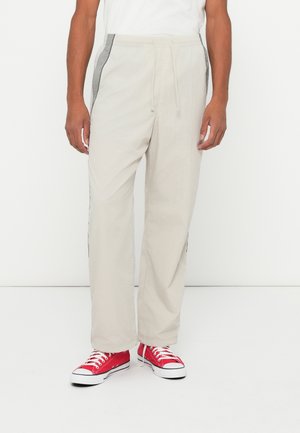 BAGGY TRACK PANT  - Hlače - white