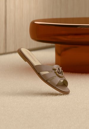 Pinko MILLY - Sandalias planas - tabacco