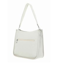 Sac d'épaule en cuir blanc à texture lisse, doté d'une poche zippée à l'avant et de ferrures argentées. Bord supérieur incurvé et bandoulière ajustable.