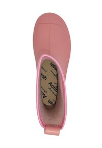 Bottillon rose avec un matériau lisse et imperméable. L'intérieur présente une semelle intérieure beige avec un motif texturé. Pas de matériel ou d'accents visibles.