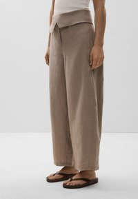 OYSHO - LINEN FOLDOVER WAIST - Nohavice - beige Miniatúrny obrázok 1