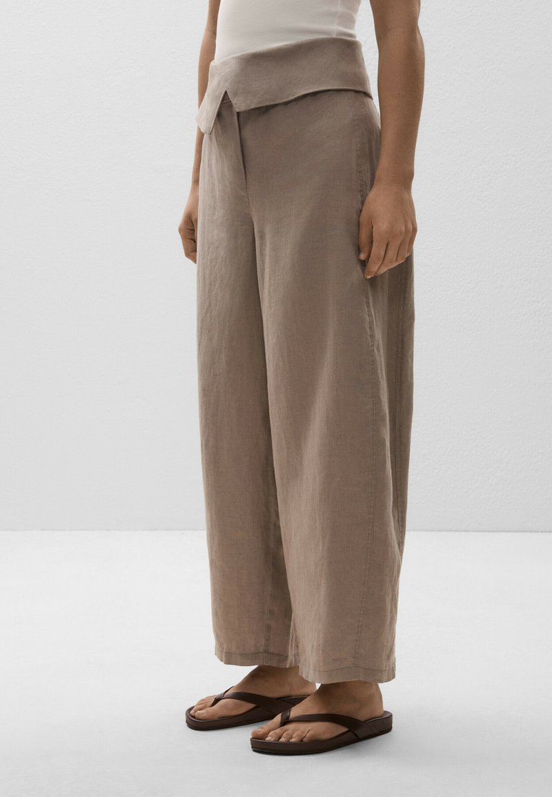 OYSHO - LINEN FOLDOVER WAIST - Nohavice - beige, Zväčšiť