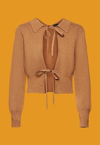 Cardigan tricoté marron clair à manches longues, col large, devant ouvert et deux nœuds noués au niveau du cou et de la taille.