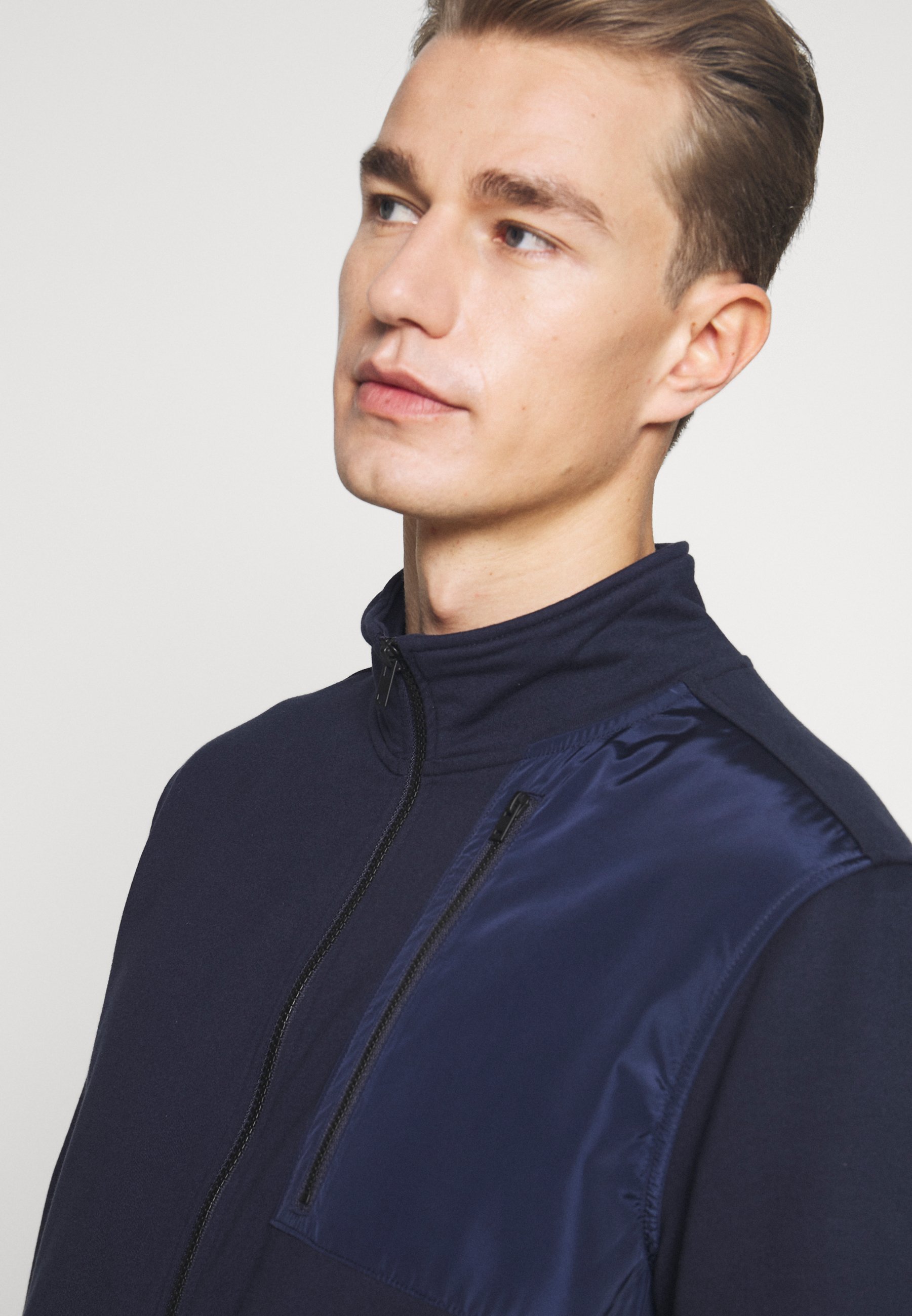 Herren V CHEST POCKET MIXED MEDIA - Sweatjacke Herren V CHEST POCKET MIXED MEDIA - Sweatjacke
