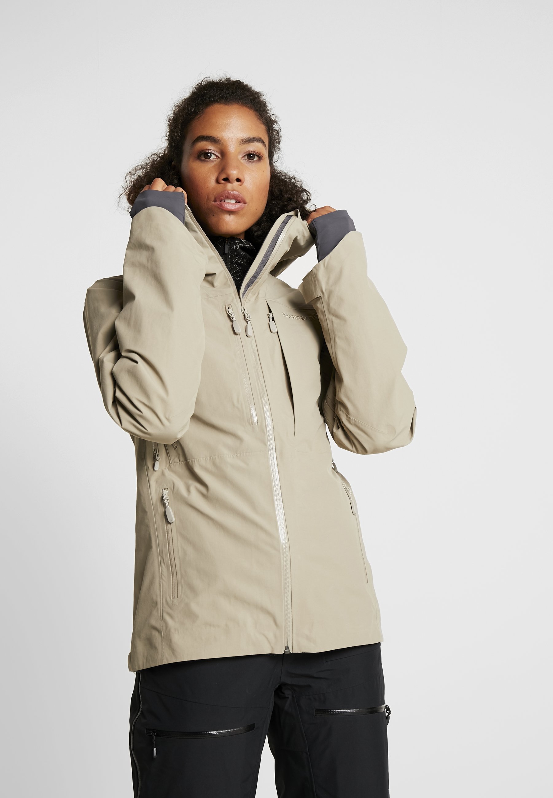 Roxy Gore tex jakke og bukse dame | FINN.no Roxy Gore tex jakke og bukse dame | FINN.no