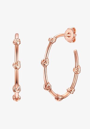 Boucles d'oreilles créoles en or rose avec un design torsadé, ornées de quatre accents en nœud le long de la surface lisse et polie. Fermoir à poussoir sécurisé.