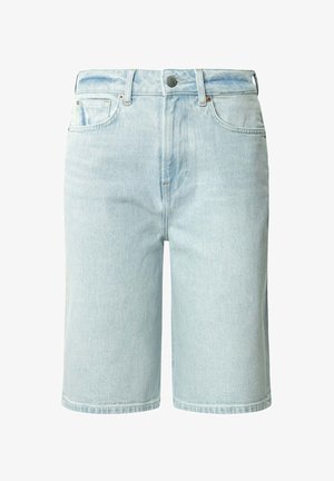 Svetlo modré deniminové šortky so rovnými nohavicami, piatimi vreckami, zapínaním na gombík a kontrastným prešívaním. Hladká textúra s klasickým dizajnom.