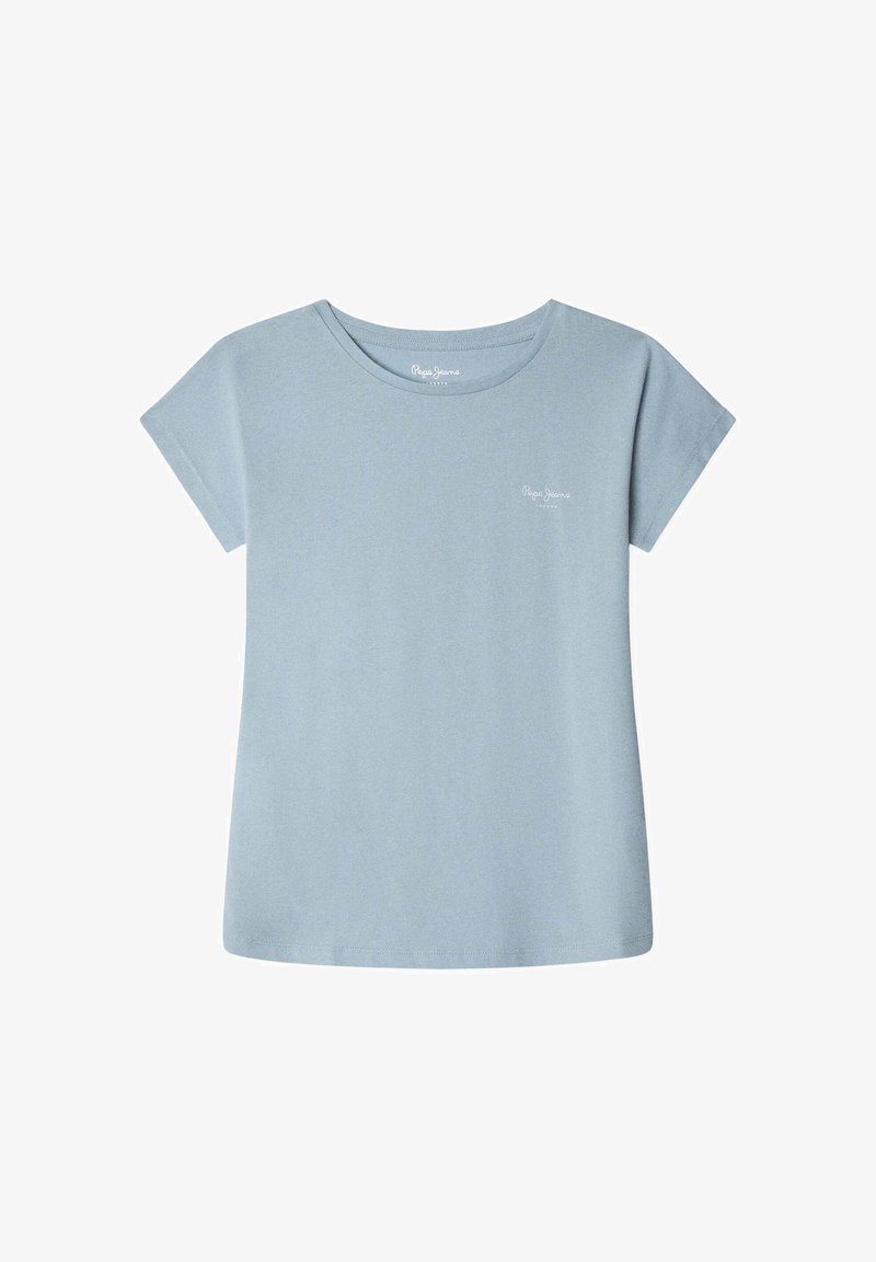Světle modré tričko s krátkým rukávem z bavlněné tkaniny s kulatým výstřihem a malým bílým logem na hrudi. Hladká textura, volný střih.