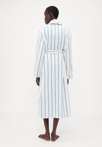 Lindex ROBE CORAL - Badekåpe - dusty white