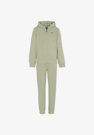 Felpa verde con zip e pantaloni abbinati realizzati in morbido cotone. Presenta una tasca frontale, polsini a coste e un logo minimale sul petto.
