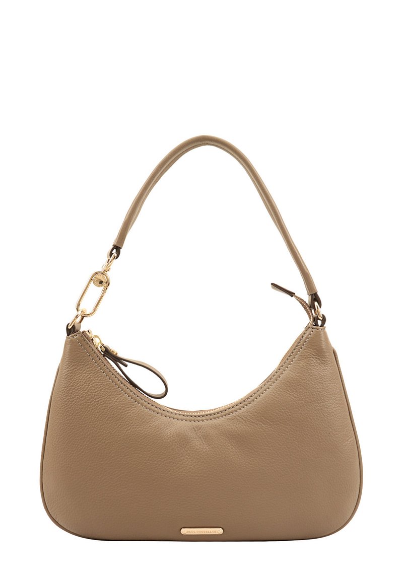 Tan leren schoudertas met een gebogen vorm, enkele handgreep, gouden hardwareaccenten en een ritsvak. Soepele textuur, minimalistisch ontwerp.