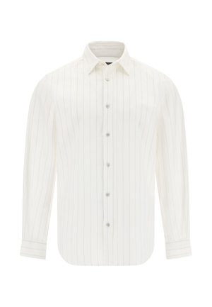 Camicia bianca a maniche lunghe con leggere righe verticali, colletto button-down e sei bottoni frontali; tessuto morbido con texture liscia.