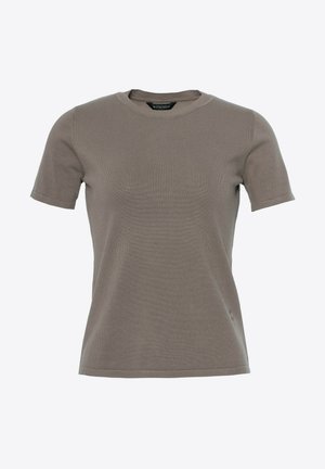 Korte mouwen, ronde hals t-shirt in een gedempte taupe kleur. Gemaakt van een gestructureerde breisel, met een subtiele merketiket aan de zoom.