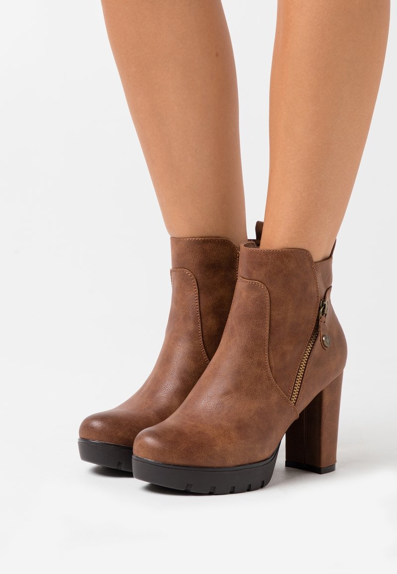 Refresh Bottines à talons hauts - cognac