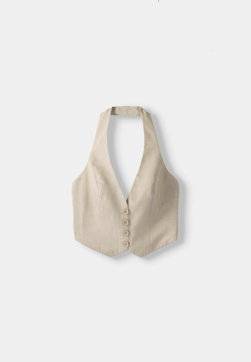 Beige linnen vest met een diepe V-hals, halterband en vijf knopen aan de voorkant. Het heeft een aangesloten ontwerp en een gladde textuur.