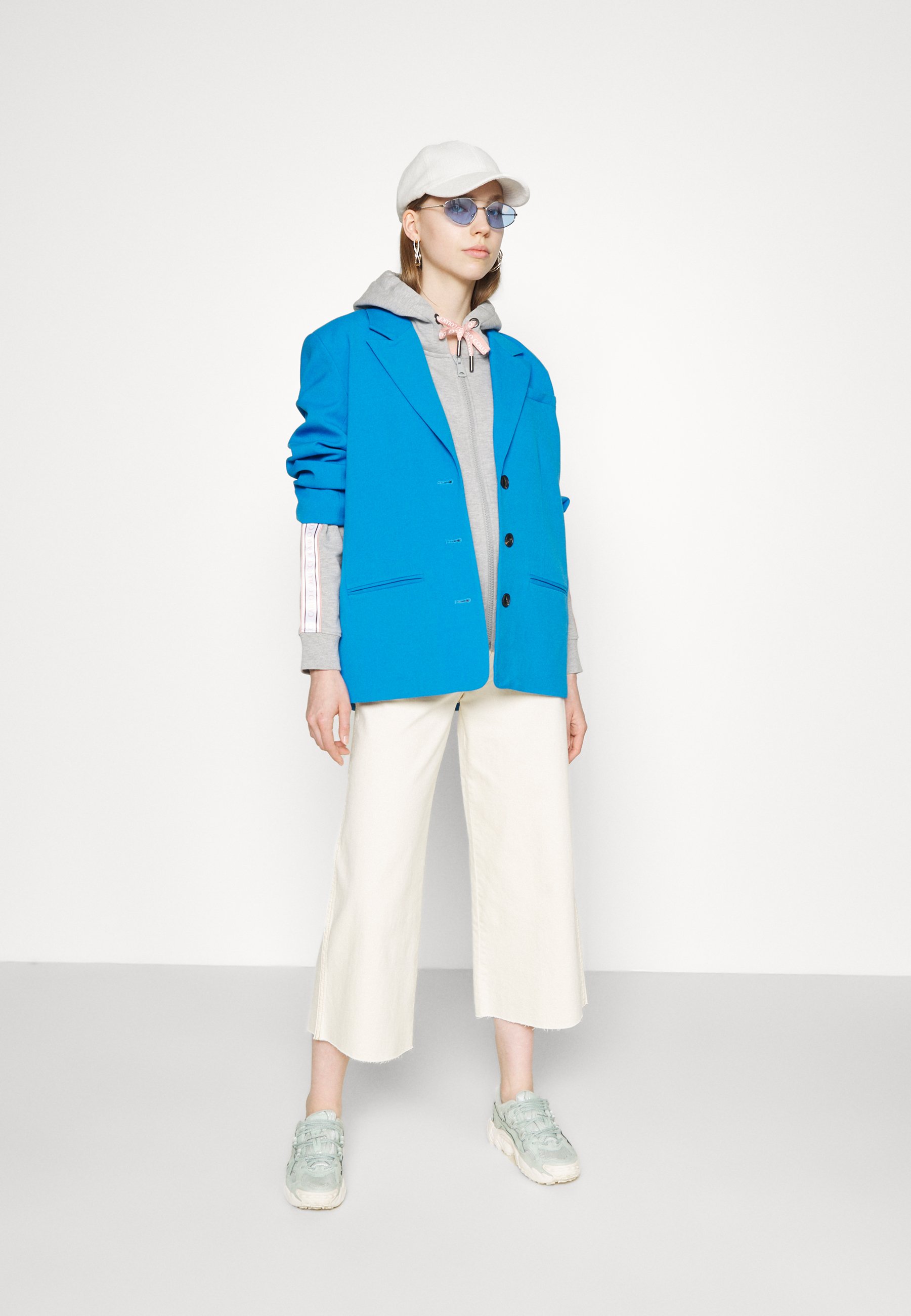 Women BASIC - Zip-up sweatshirt Women BASIC - Zip-up sweatshirt
