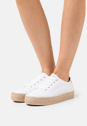 ROPE - Oksfordki - white