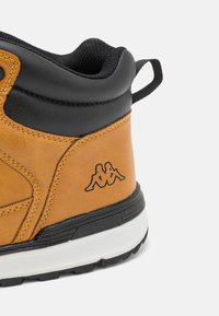 Kappa MONSI MID - Túracipők - yellow tan/black