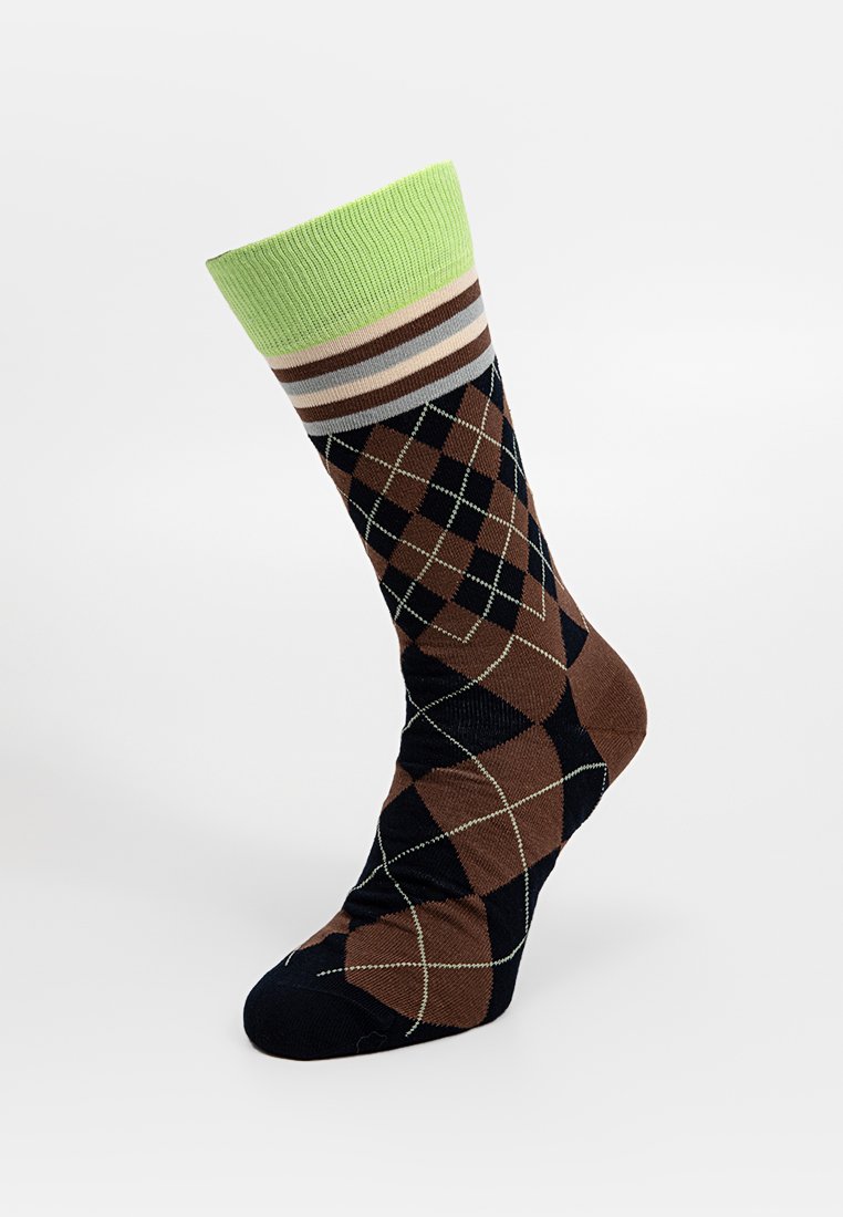 Socke mit braunem und schwarzem argyle Muster, hellgrüner Bündchen und horizontalen Streifen in Beige, Braun und Grau nahe der Oberseite.