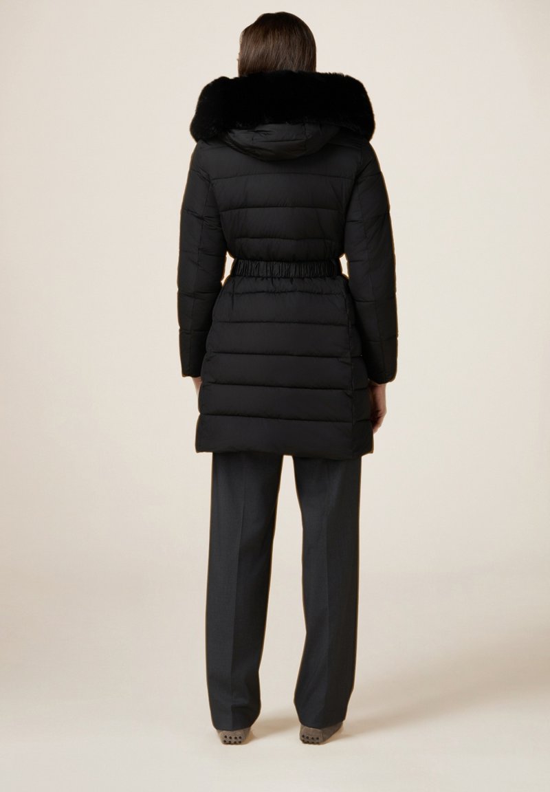 Hood Oltre Cappotto Nero Cappotti 2020 Oltre Collezione Inverno