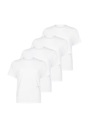 Vier schlichte weiße T-Shirts mit kurzen Ärmeln und Rundhalsausschnitt, diagonal gestapelt und Vorder- sowie Seitenansicht auf weißem Hintergrund.