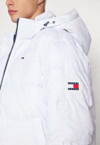 Tommy Jeans ESSENTIAL PUFFER JACKET - Vinterjakker - white