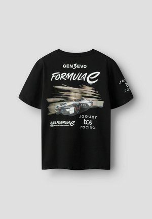 T-shirt noir avec un motif de voiture de course Formula E et les logos GEN3 Evo, ABB Formula E et Jaguar TCS Racing.