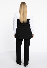 YOEK MIT KNÖPFEN - Blouse - black