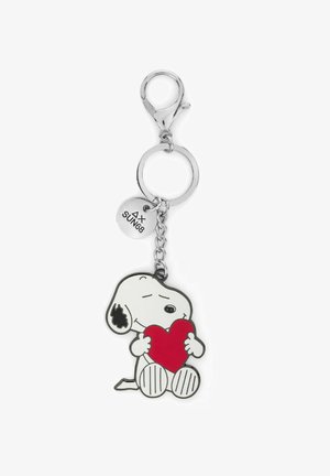 Portachiavi con un cane cartoon che tiene un cuore rosso, con un gancio e una catena in metallo argentato, attaccato a un'etichetta rotonda riportante la scritta "SUN68".