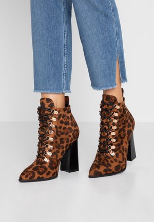 Bottines à talons hauts - tan