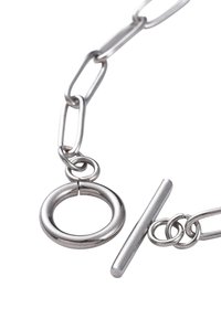 Chiusura a scorrimento in metallo argentato con un anello circolare e una barra dritta, caratterizzata da una finitura liscia e componenti a catena collegate.
