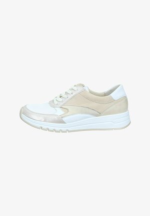 Legerer beiger und weißer Sneaker mit Schnürvorderseite, gepolsterter Sohle und Obermaterial aus verschiedenen Materialien für den Alltag.