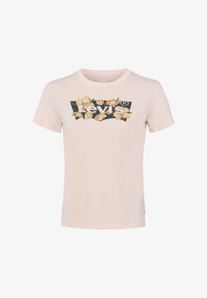 Camiseta de manga corta de color rosa claro con un logo floral de Levi's con flores amarillas y hojas verdes en el pecho.