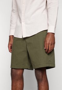GAP ESSENTIAL  - Shorts - black moss