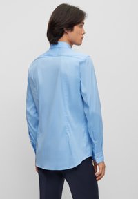 HUGO KENNO - Skjorta - light blue nine