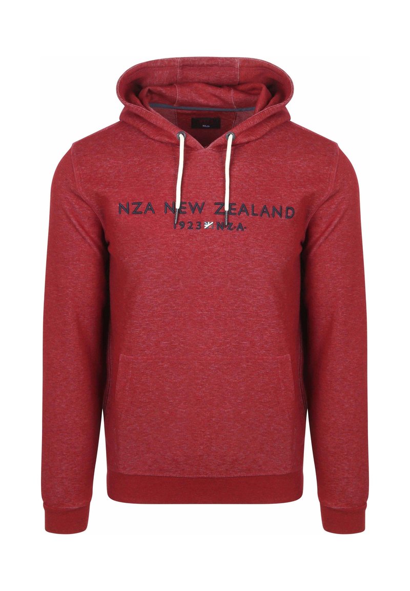 Rode hoodie gemaakt van gestructureerde stof met een kangoeroezak. Voorzien van een marineblauw gedrukt logo en contrasterende trekkoorden.