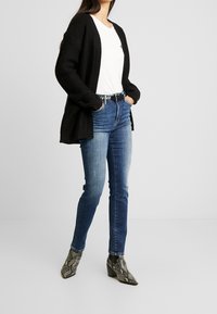 Vero Moda Kofta - black