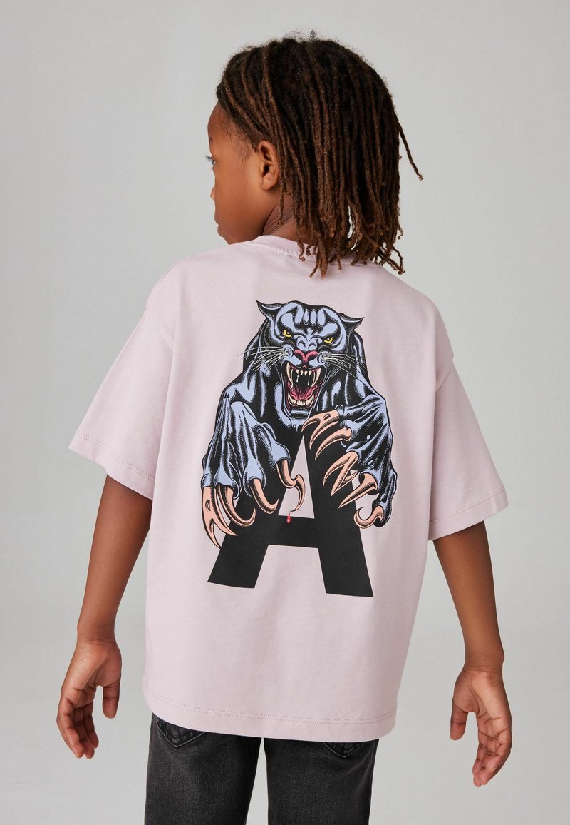 smALLSAINTS REGULAR FIT- GRAPHIC CREW - Camiseta estampada - pale pink beast