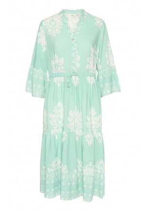 Ein mintgrünes Kleid mit weißen Blumenmustern, einem Kragen, durchgehender Knopfleiste und ausgestellten Ärmeln, das an der Taille elastisch und mit einem gestuften Saum versehen ist.