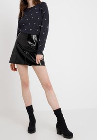 ONLY Stickad tröja - mottled dark blue