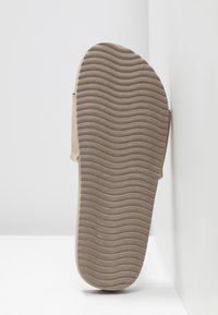 flip*flop POOL METALLIC CRACKED - Mules - taupe