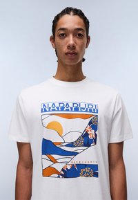 Thumbnail Image 4
