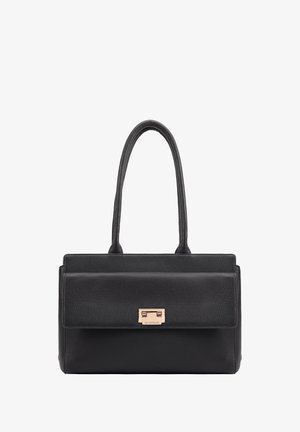 Zwarte leren handtas met twee ronde handvatten en een voorklep die is beveiligd met een rechthoekige gouden sluiting.