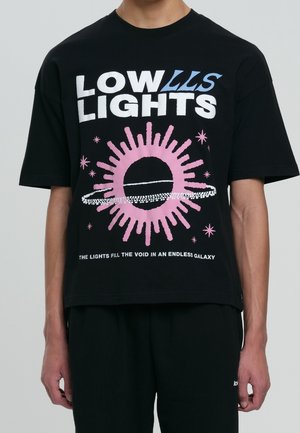T-shirt med print - black