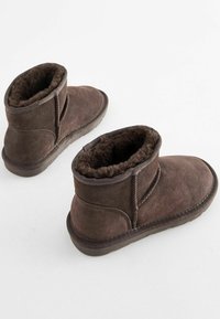Next WATER REPELLENT PULL ON STANDARD - Botas para la nieve - chocolate brown suede