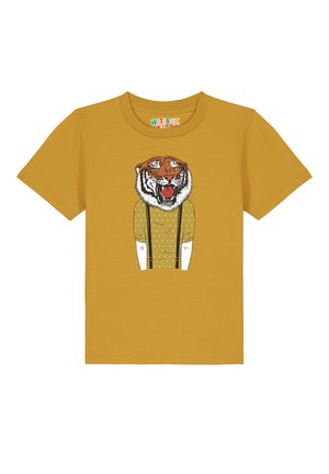 Gele katoenen t-shirt met een tijgerafbeelding, gecombineerd met een graphic shirt en bretels. Het ontwerp bevat stippen op het shirt.