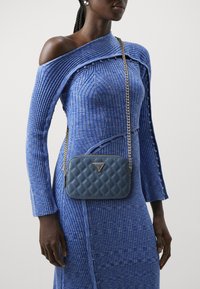 Guess GIULLY CAMERA BAG - Borsa a tracolla - slate