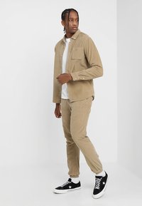 Urban Classics CORDUROY SHIRT - Camicia - sand